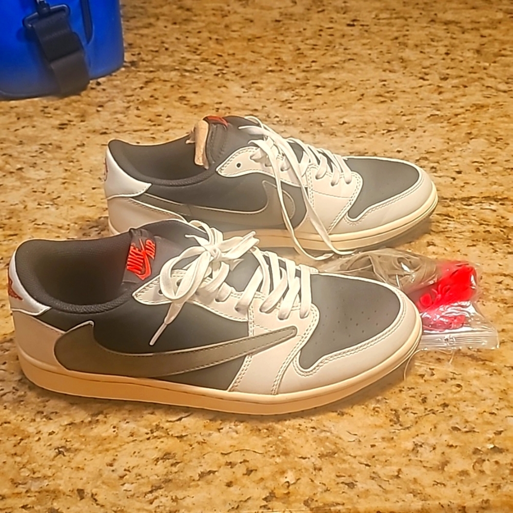 Travis Scott x Wmns Air Jordan 1 Retro Low OG SP 'Olive'